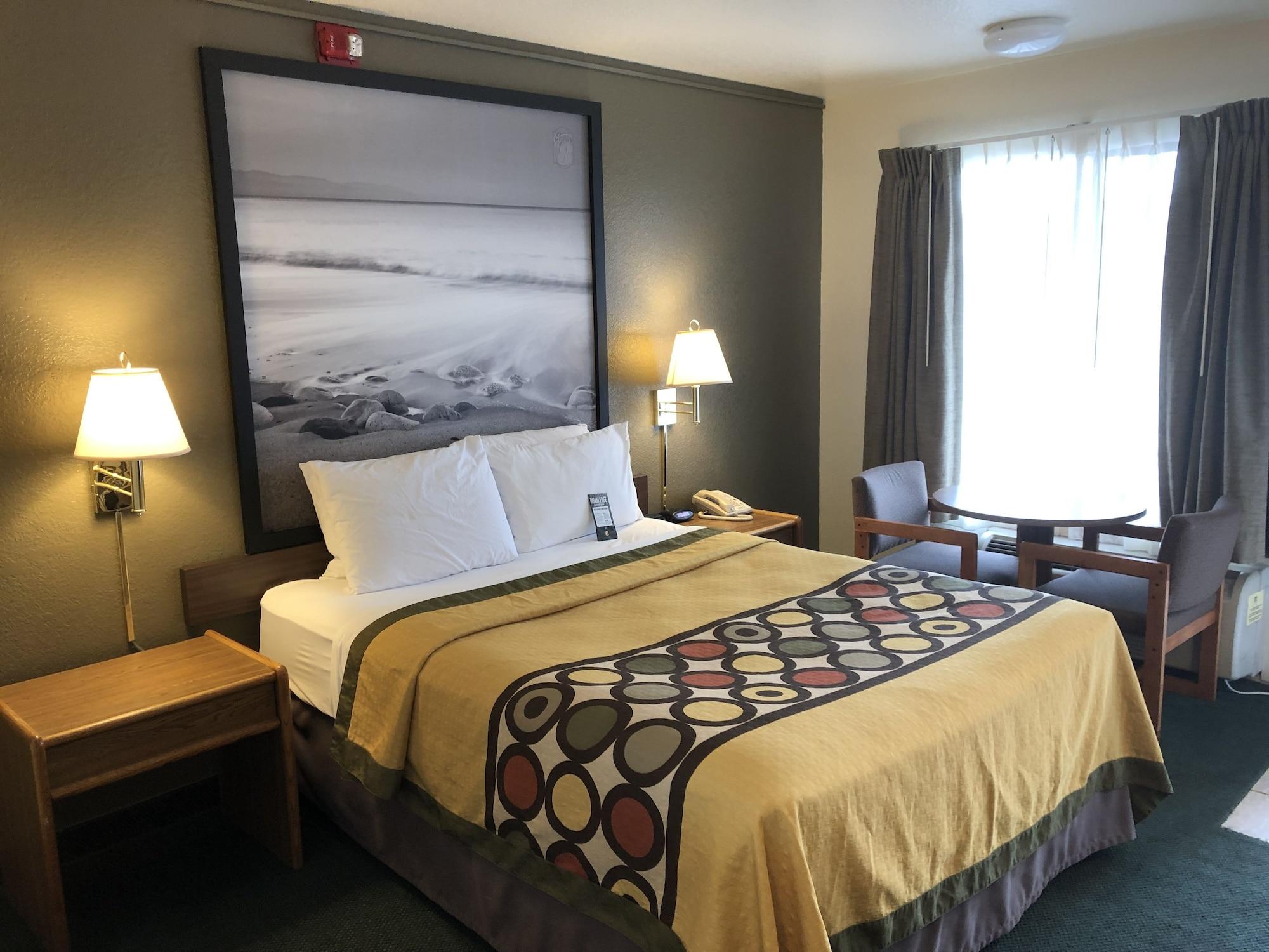 Super 8 By Wyndham Fort Bragg Exterior photo