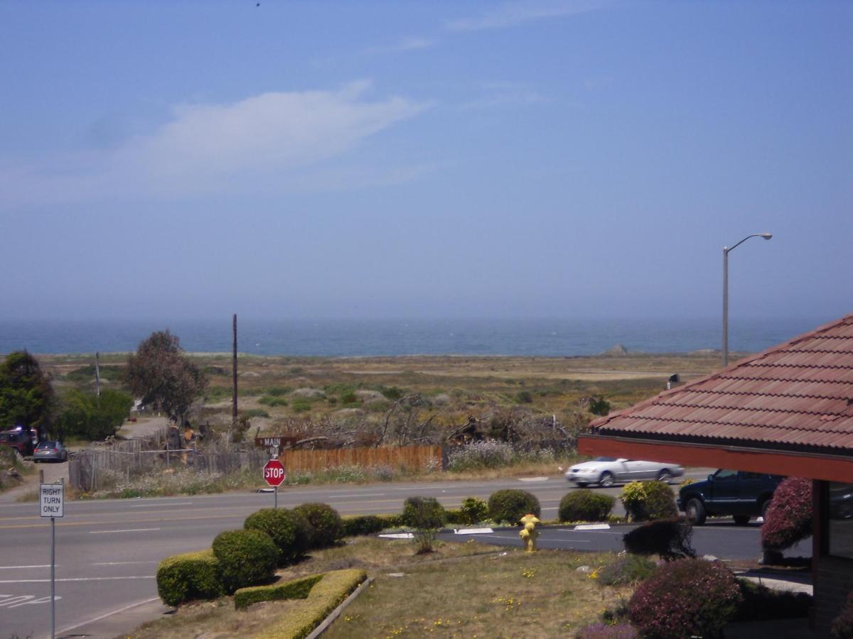 Super 8 By Wyndham Fort Bragg Exterior photo
